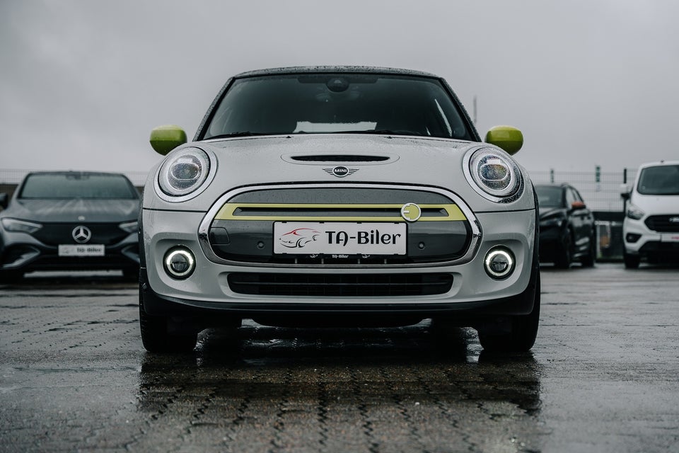 MINI Cooper SE Trim L 3d