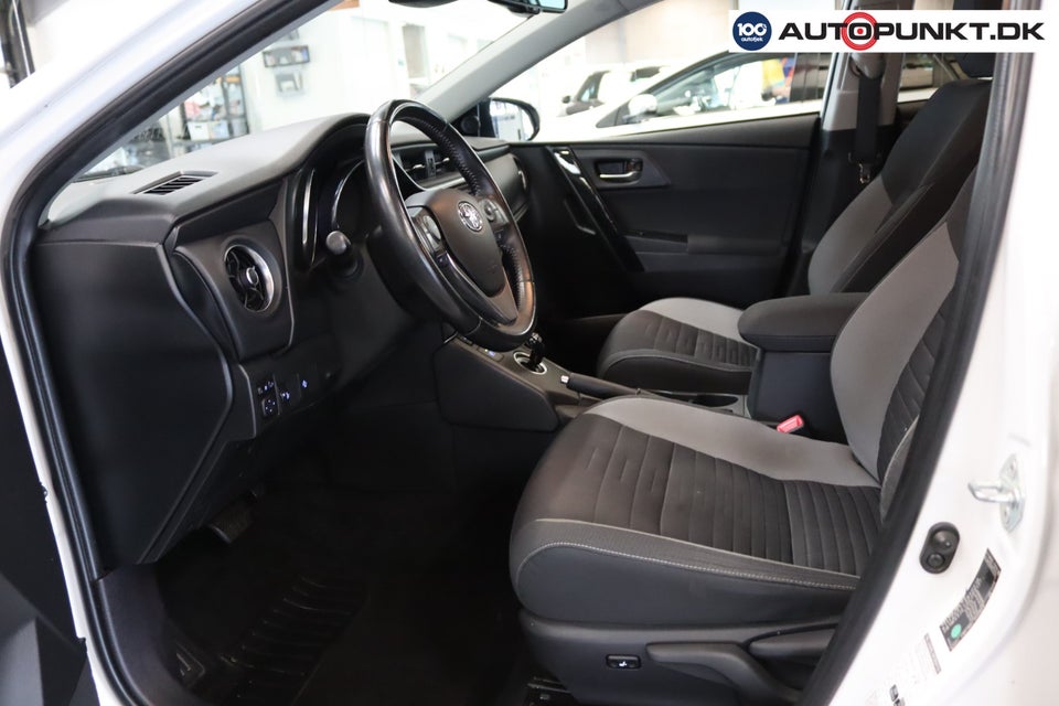 Toyota Auris 1,8 Hybrid H2+ CVT 5d