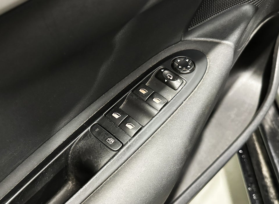 Citroën C4 1,6 e-HDi 115 Seduction 5d