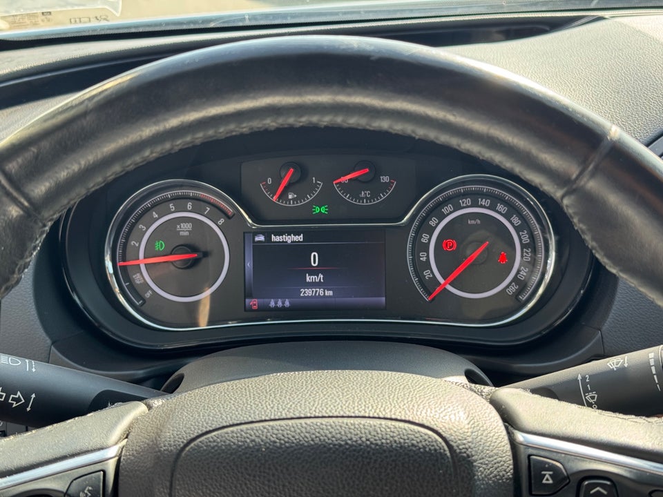 Opel Insignia 1,6 T 170 Cosmo 5d