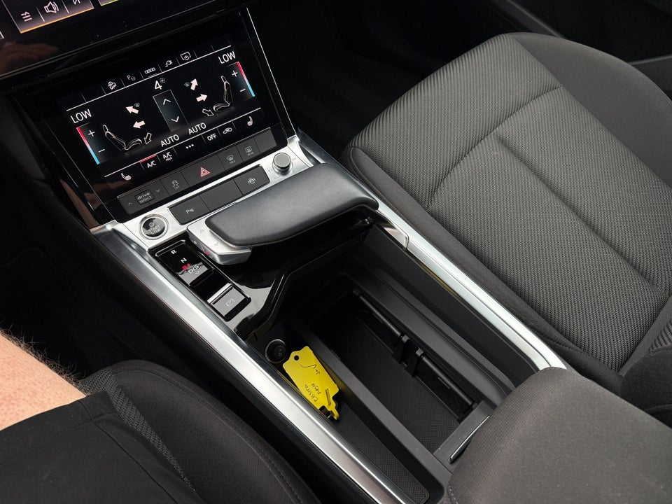 Audi e-tron 50 quattro 5d