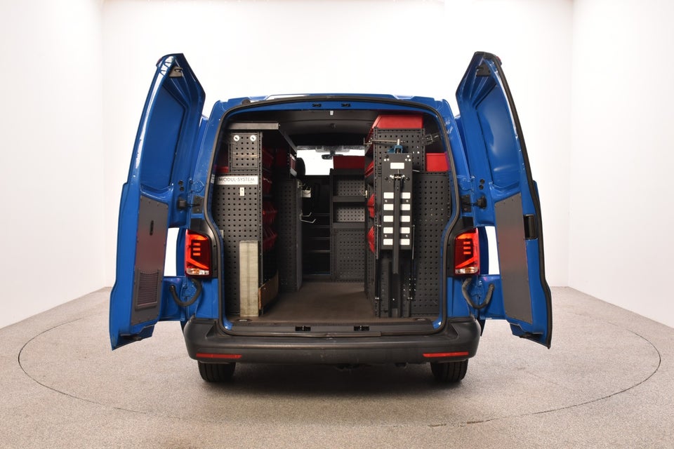 VW Transporter 2,0 TDi 150 Kassevogn DSG lang