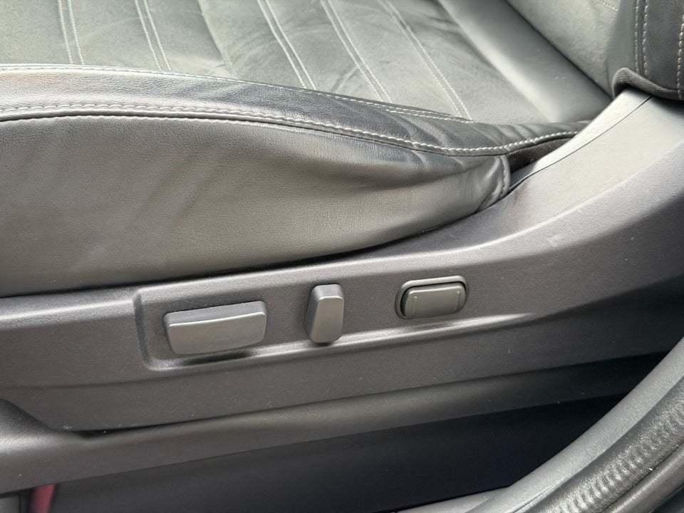 Mitsubishi Outlander 2,4 PHEV Invite CVT 4WD 5d