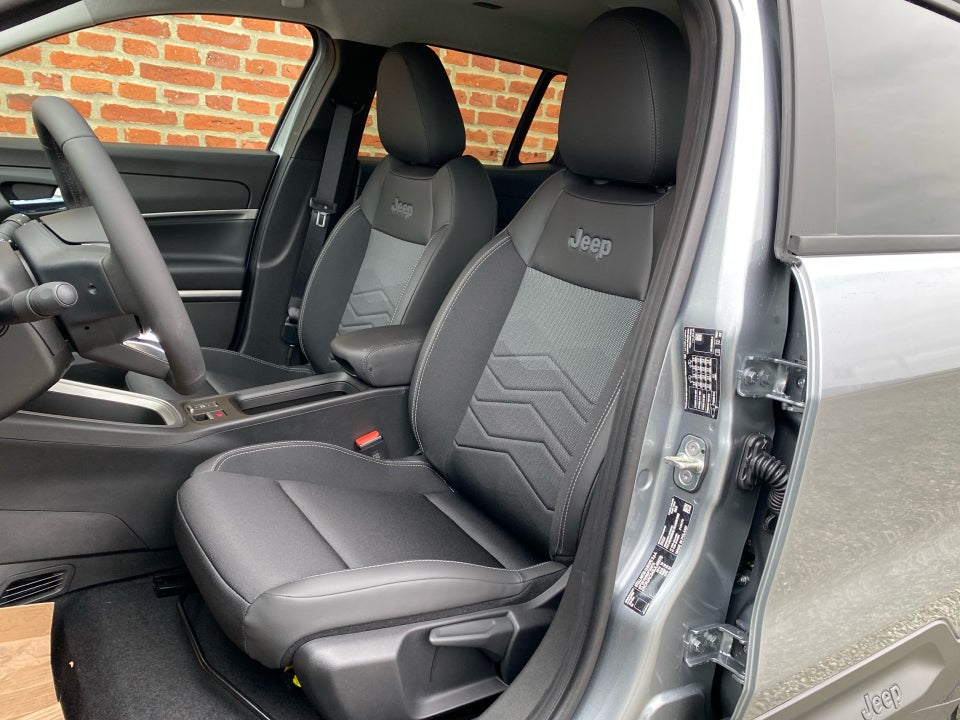 Jeep Avenger 54 Summit 5d