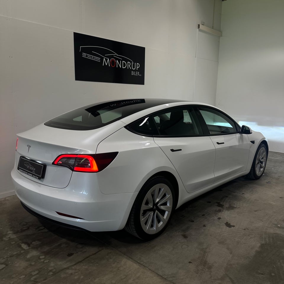 Tesla Model 3 Standard Range+ RWD 4d