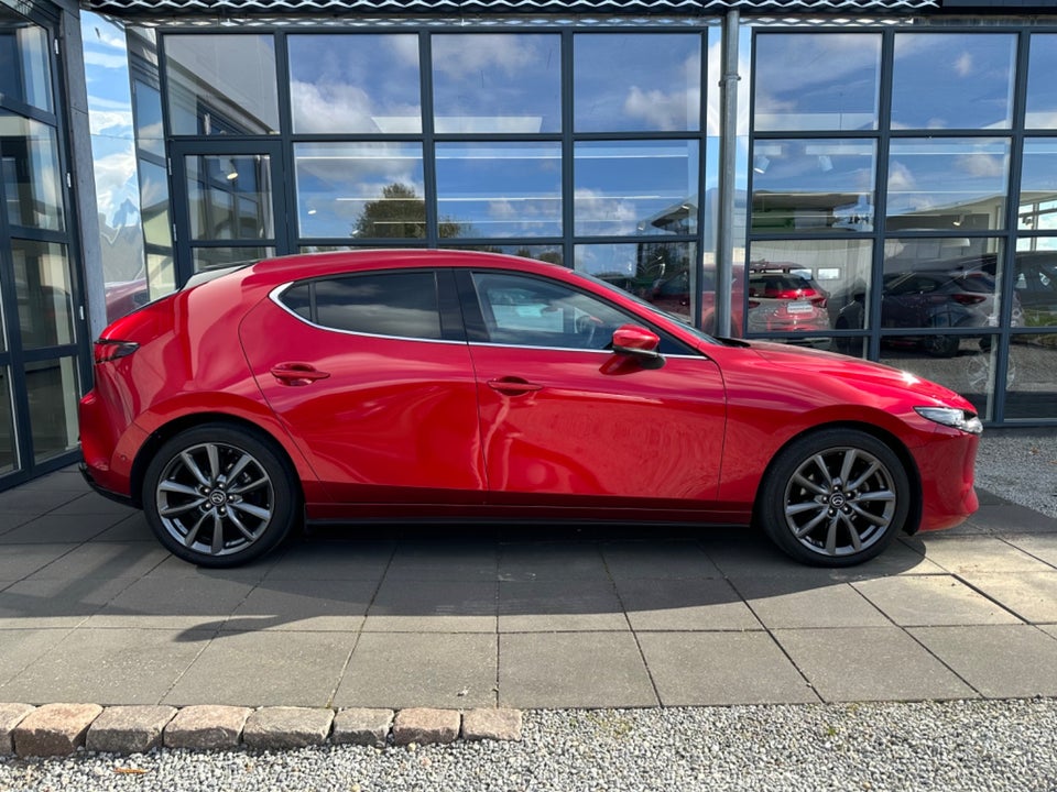 Mazda 3 2,0 SkyActiv-X 180 Cosmo 5d