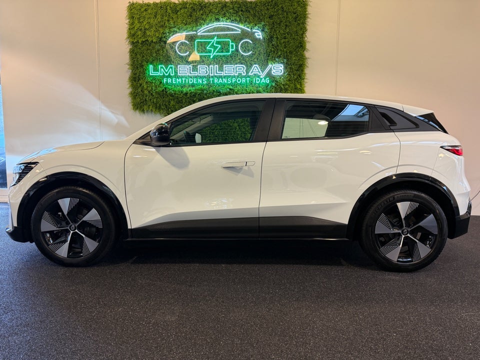 Renault Megane E-Tech 40 Equilibre 5d