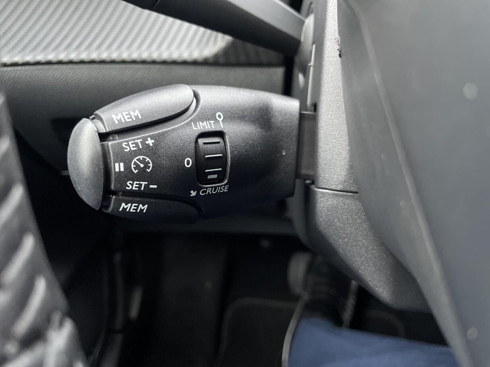 Peugeot e-208 50 Style 5d