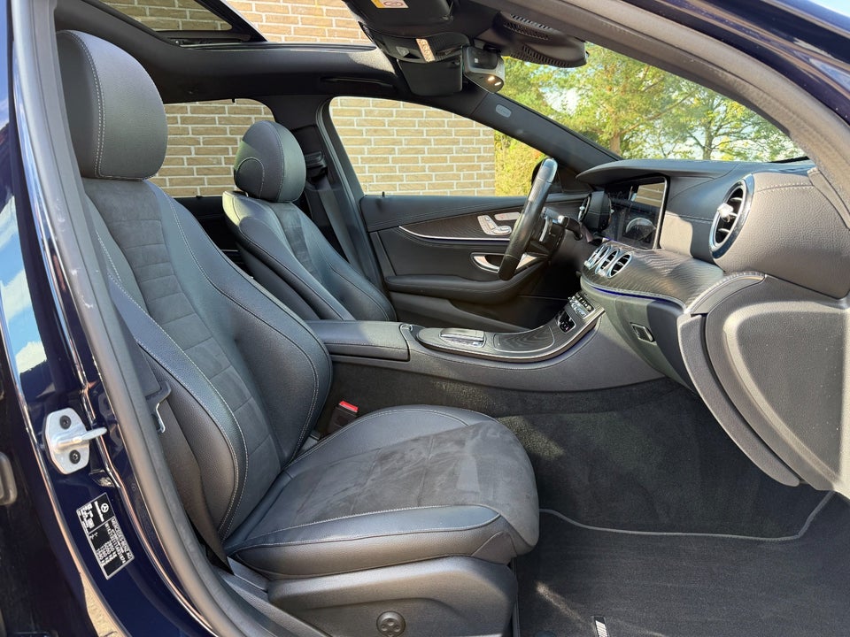 Mercedes E300 de 2,0 AMG Line stc. aut. 4Matic 5d