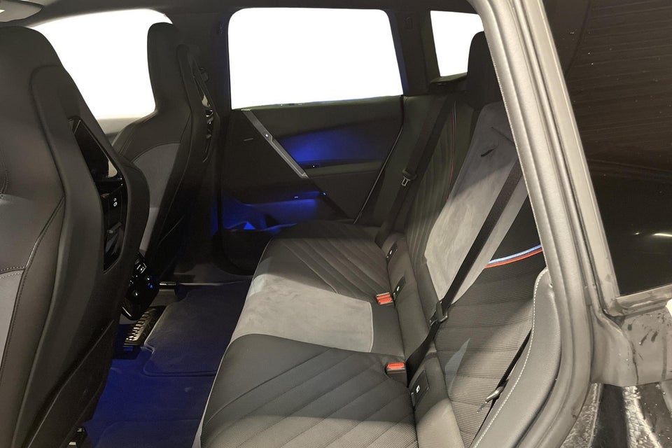 BMW iX xDrive45 Fully Charged 5d