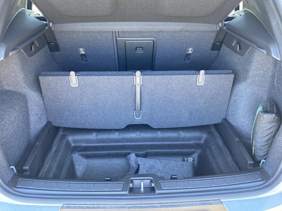 Volvo EX40 Extended Range Plus 5d
