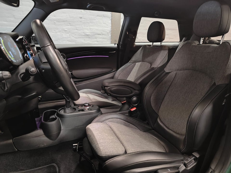 MINI Cooper SE Essential 3d