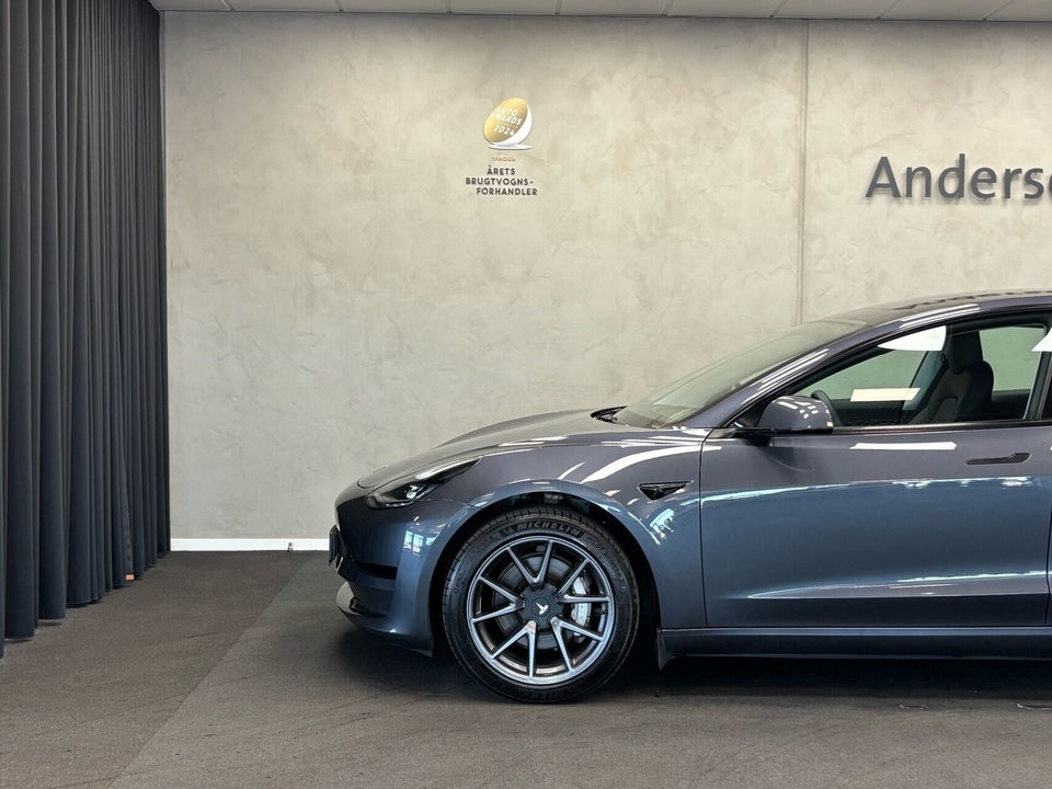 Tesla Model 3 RWD 4d