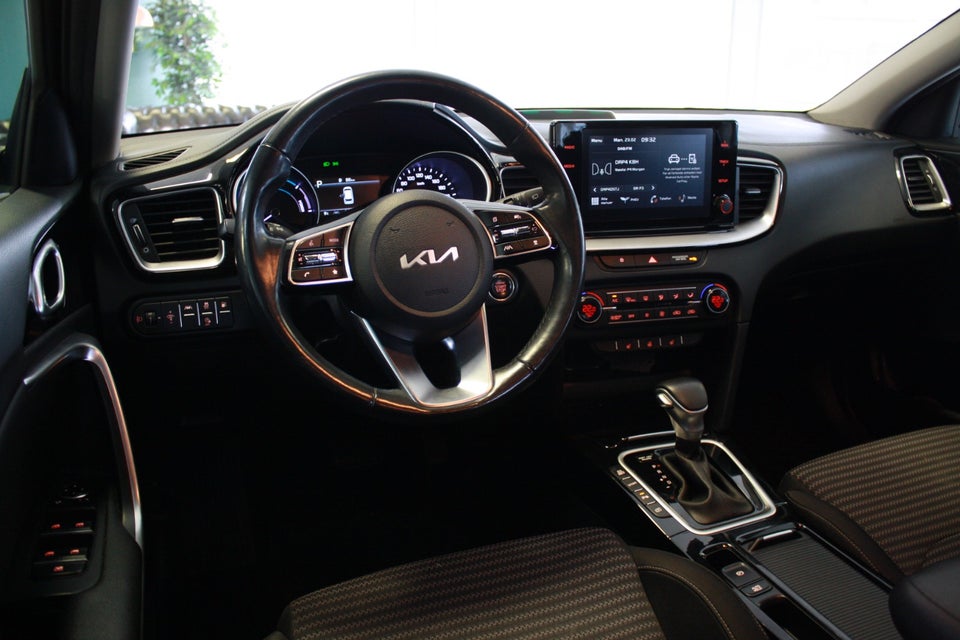 Kia Ceed 1,6 PHEV Prestige SW DCT 5d