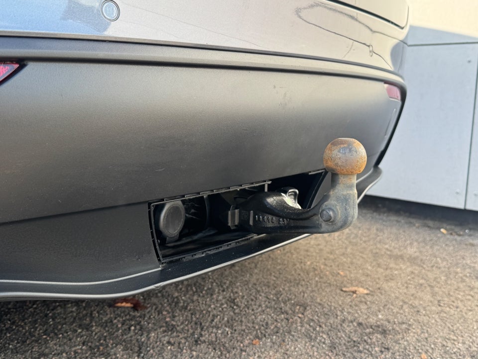 Tesla Model Y Long Range AWD 5d