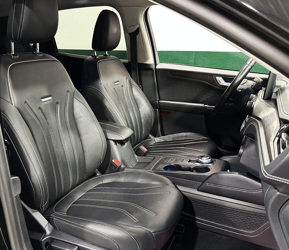 Ford Kuga 2,5 PHEV Vignale CVT 5d