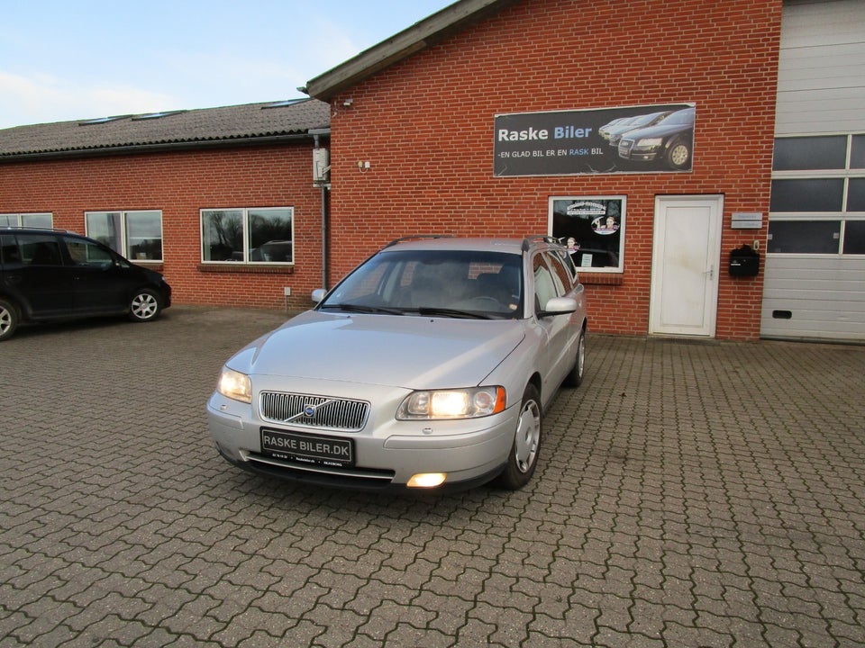 Volvo V70 2,4 170 aut. 5d