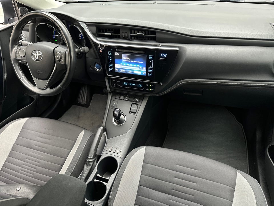 Toyota Auris 1,8 Hybrid H2 Comfort CVT 5d