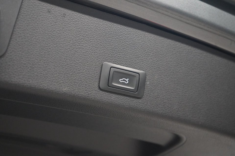 Audi e-tron 55 S-line quattro 5d