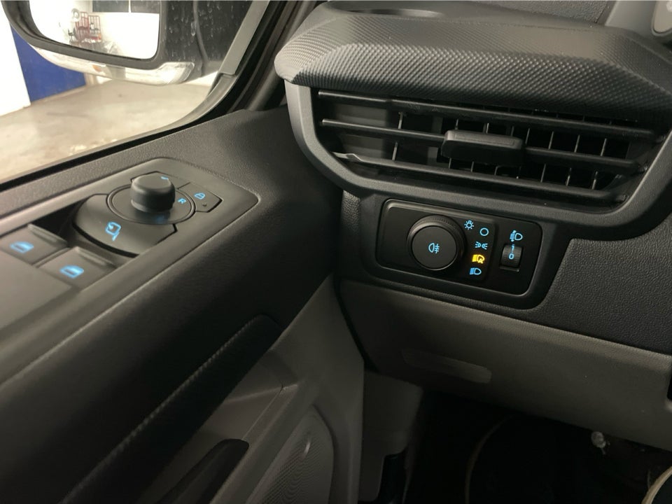 Ford E-Transit Custom 320L 64 Trend