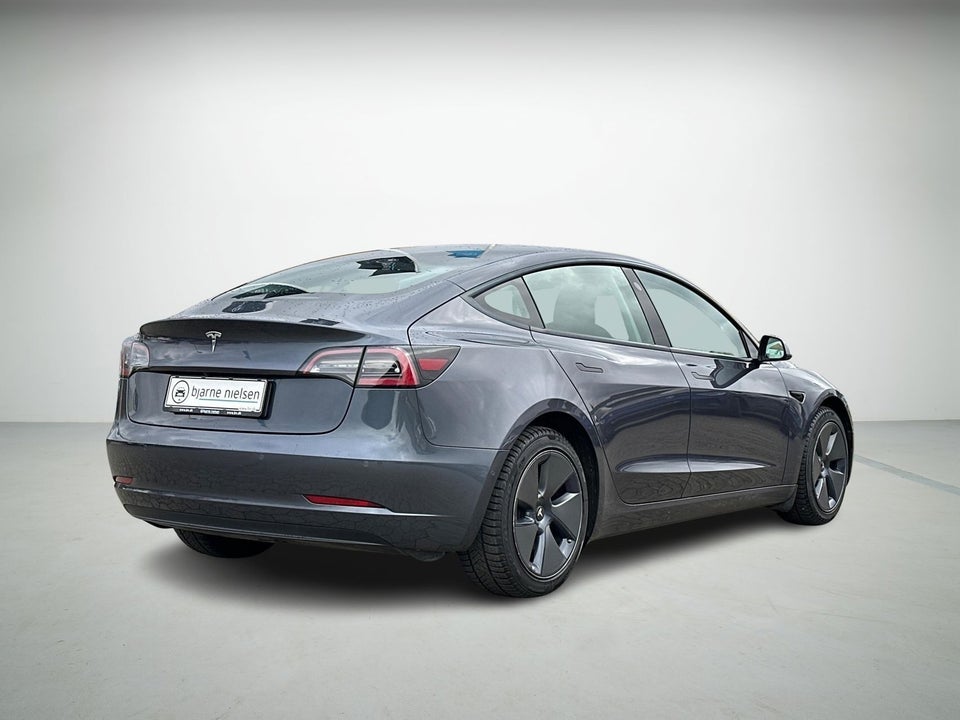 Tesla Model 3 Standard Range+ RWD 4d