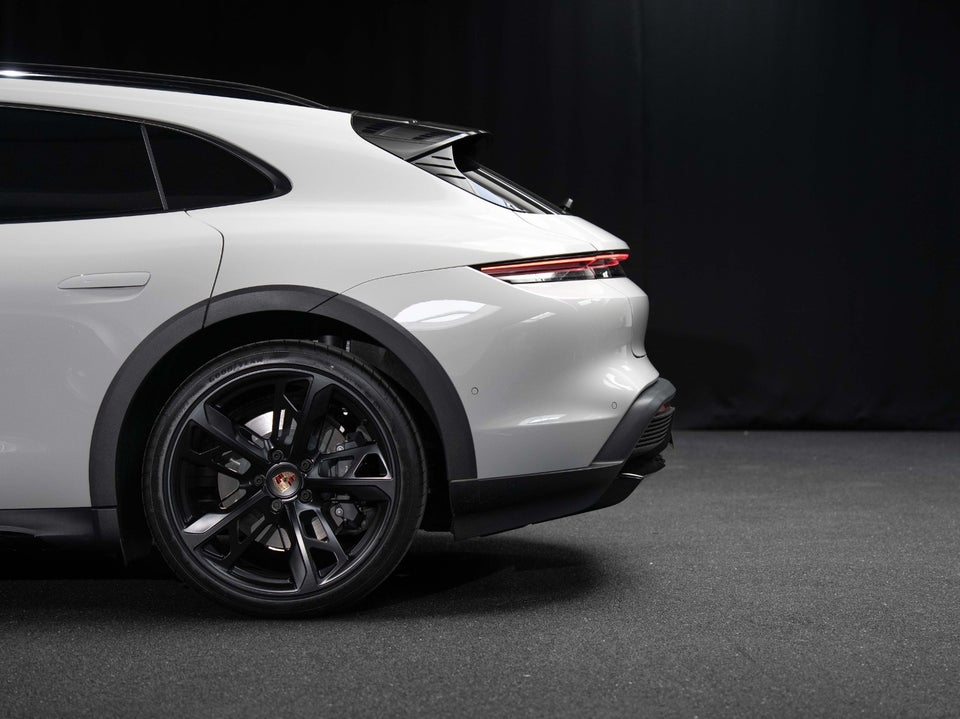 Porsche Taycan 4 Performance+ Cross Turismo 5d