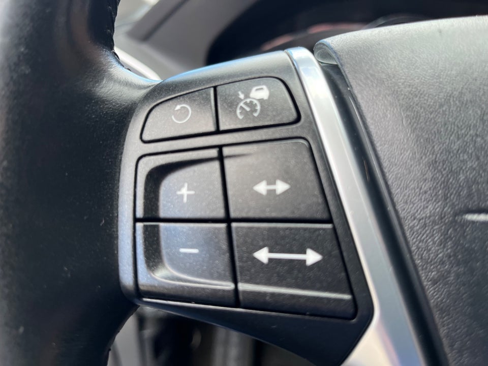 Volvo XC60 2,4 D5 215 Momentum aut. AWD 5d