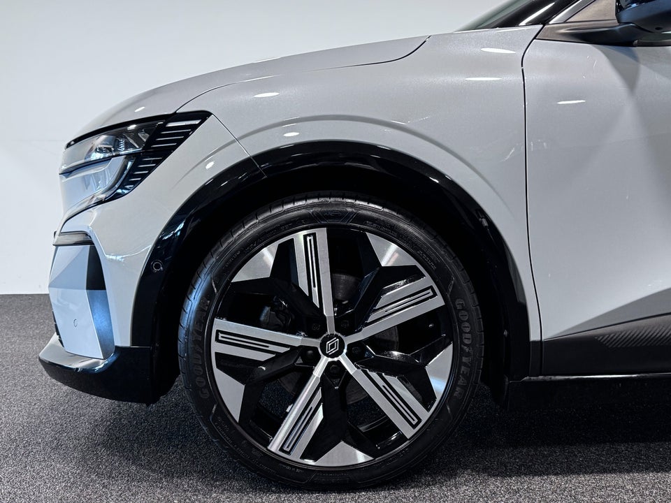 Renault Megane E-Tech 60 Iconic 5d