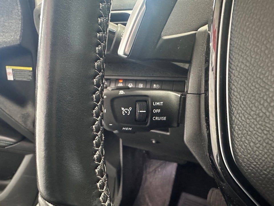 Peugeot 3008 1,6 Hybrid4 Allure Pack Limited EAT8 Van 5d