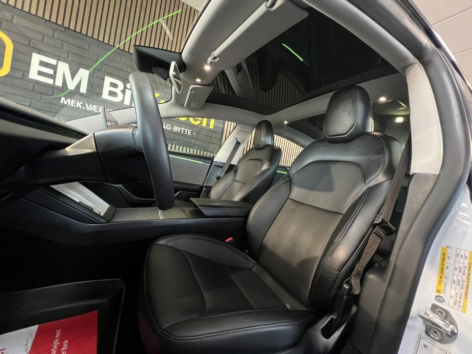 Tesla Model 3 RWD 4d