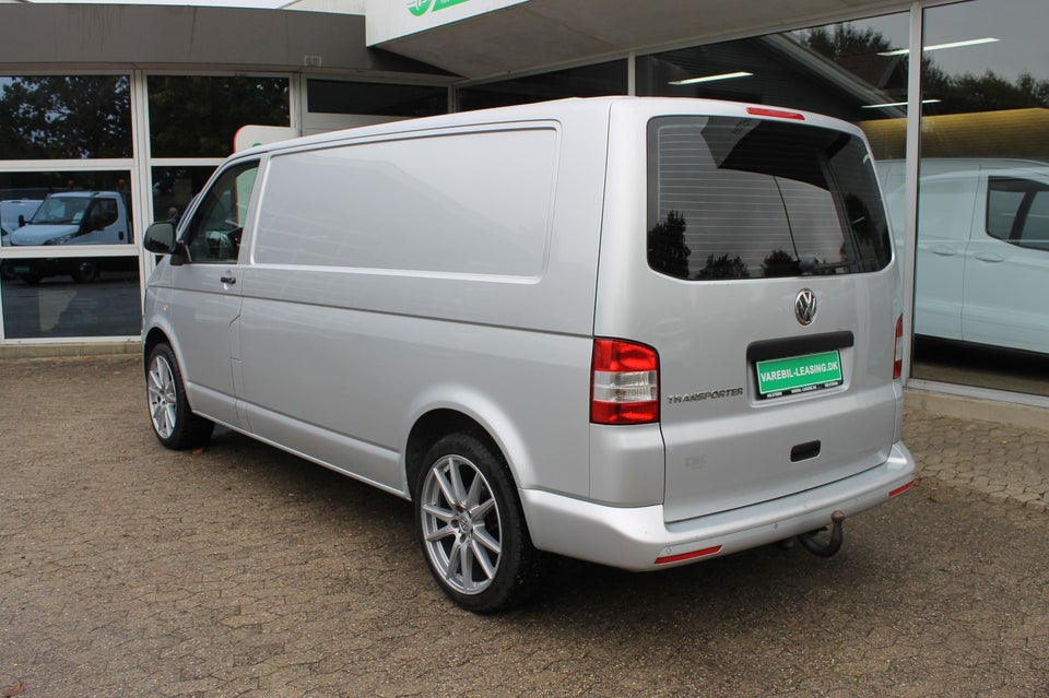 VW Transporter 2,0 TDi 140 Kassevogn lang