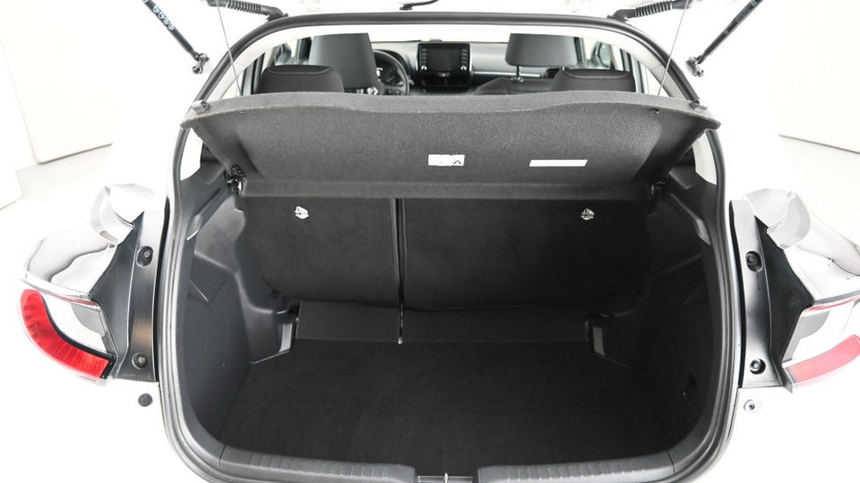 Toyota Yaris 1,5 Hybrid Essential e-CVT 5d