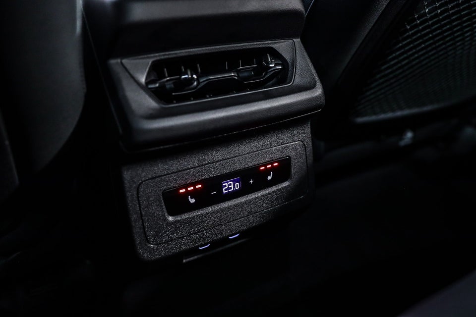 Audi SQ6 e-tron quattro 5d