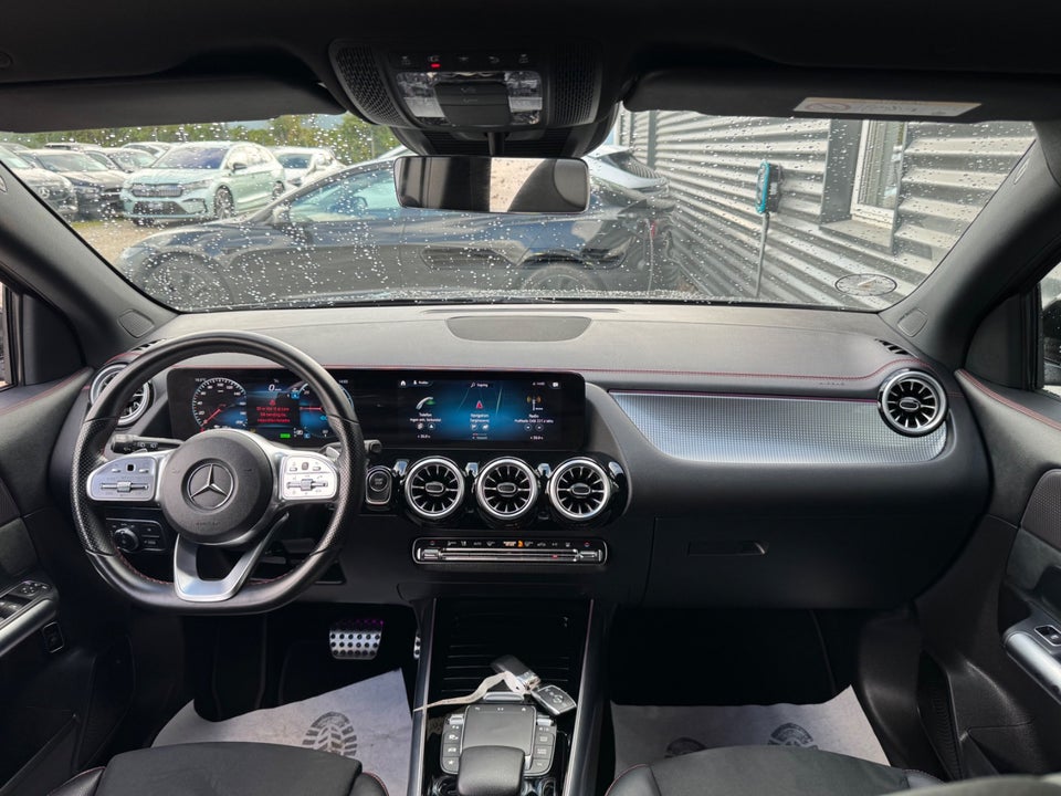 Mercedes EQA300 AMG Line 4Matic 5d