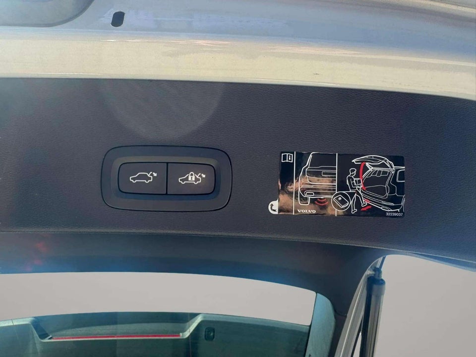 Volvo XC40 P8 ReCharge Twin R-Design 5d