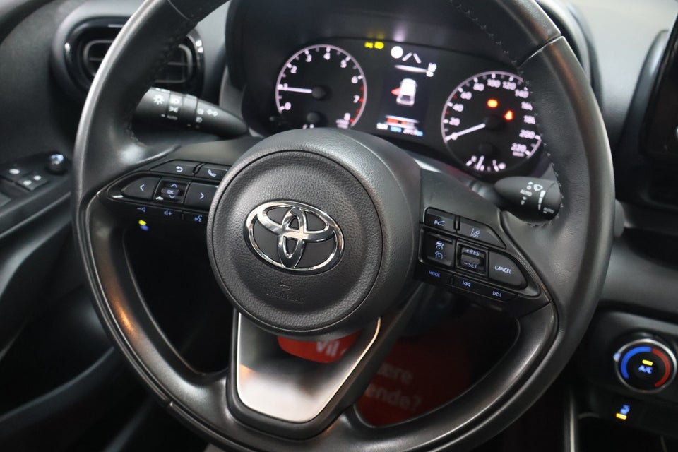 Toyota Yaris 1,0 Active 5d