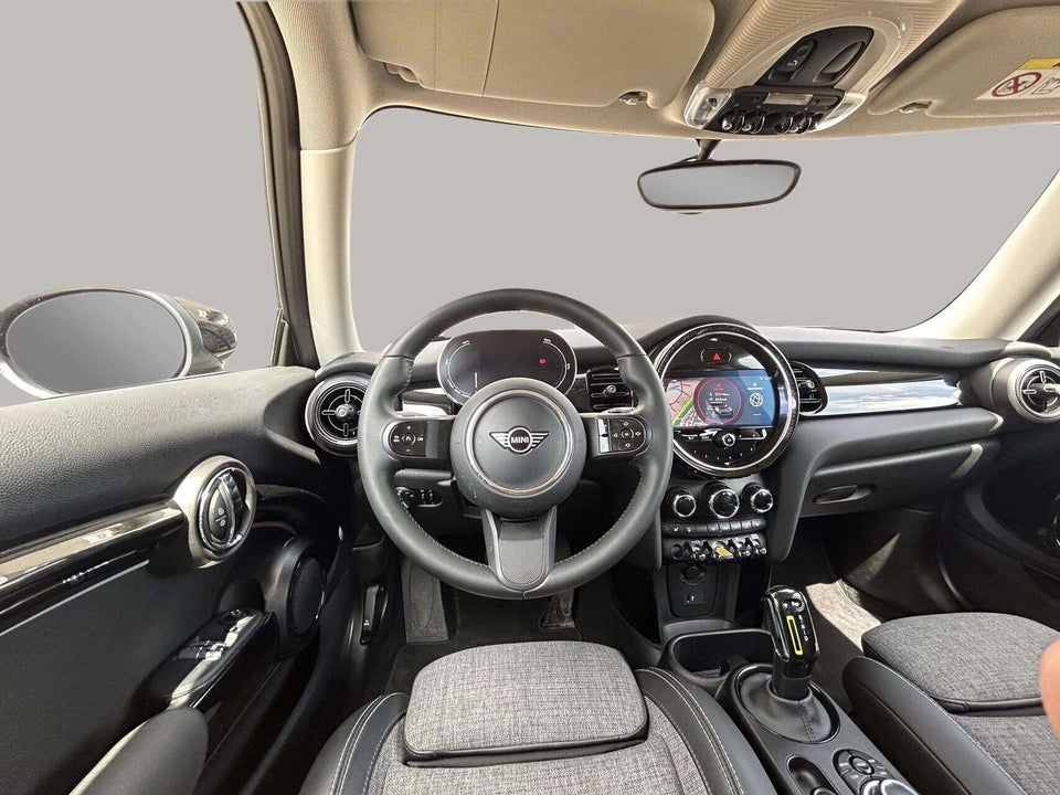 MINI Cooper SE Classic Trim 3d