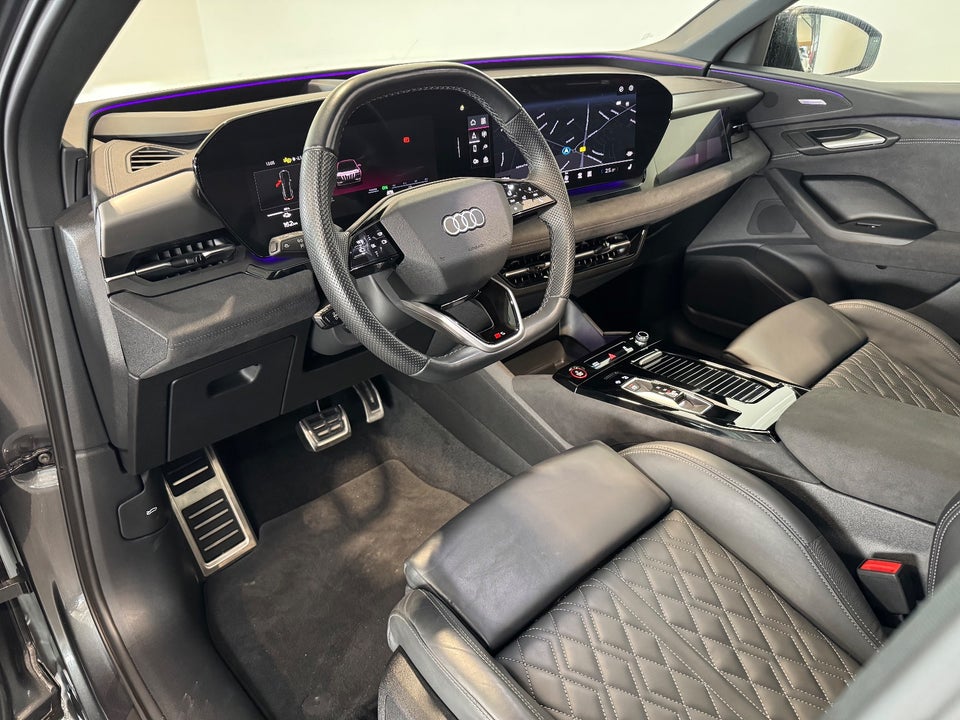 Audi SQ6 e-tron quattro 5d