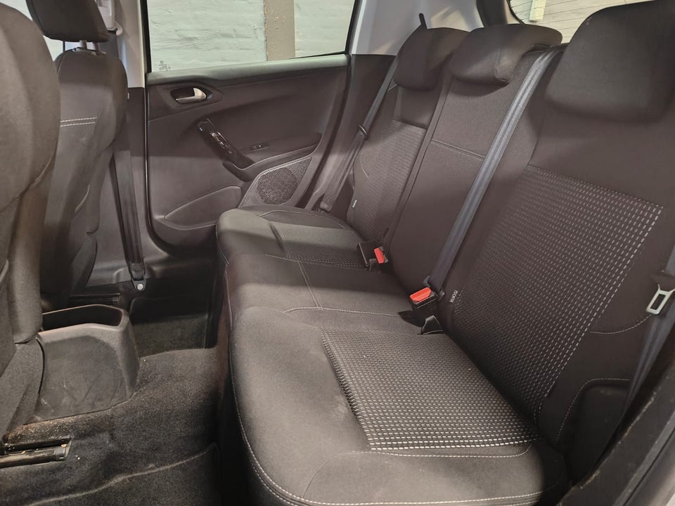 Peugeot 208 1,6 BlueHDi 100 Allure 5d