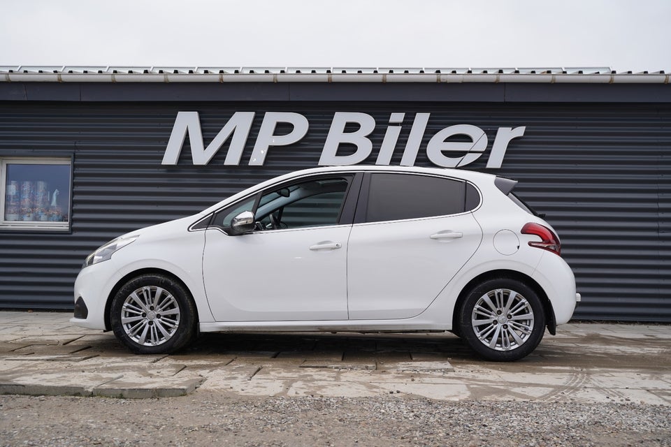 Peugeot 208 1,6 BlueHDi 100 Allure Sky 5d