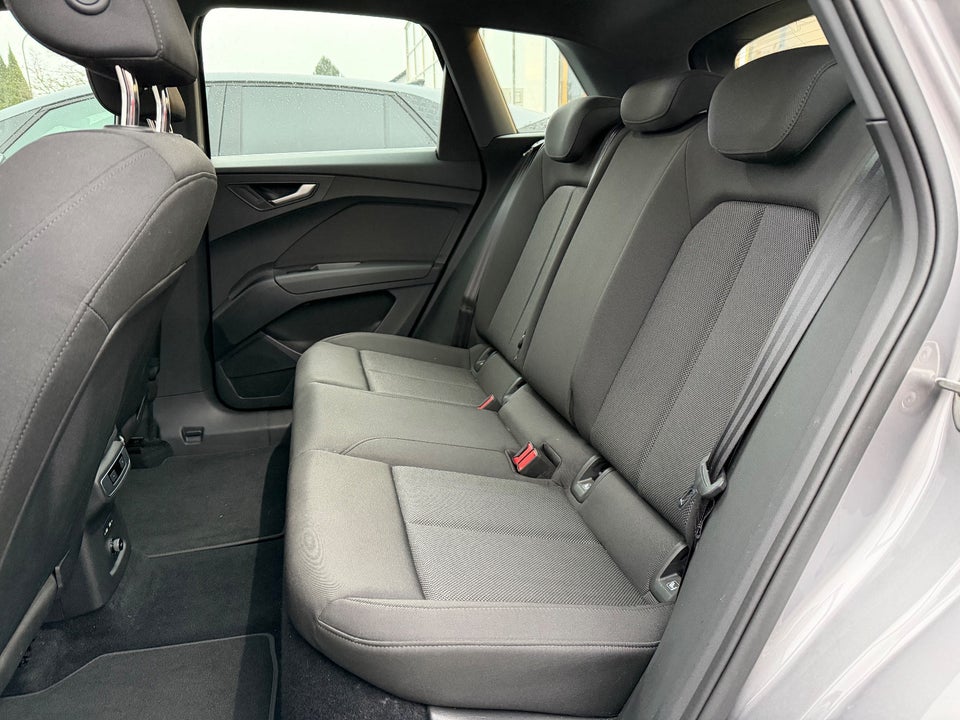 Audi Q4 e-tron 40  5d