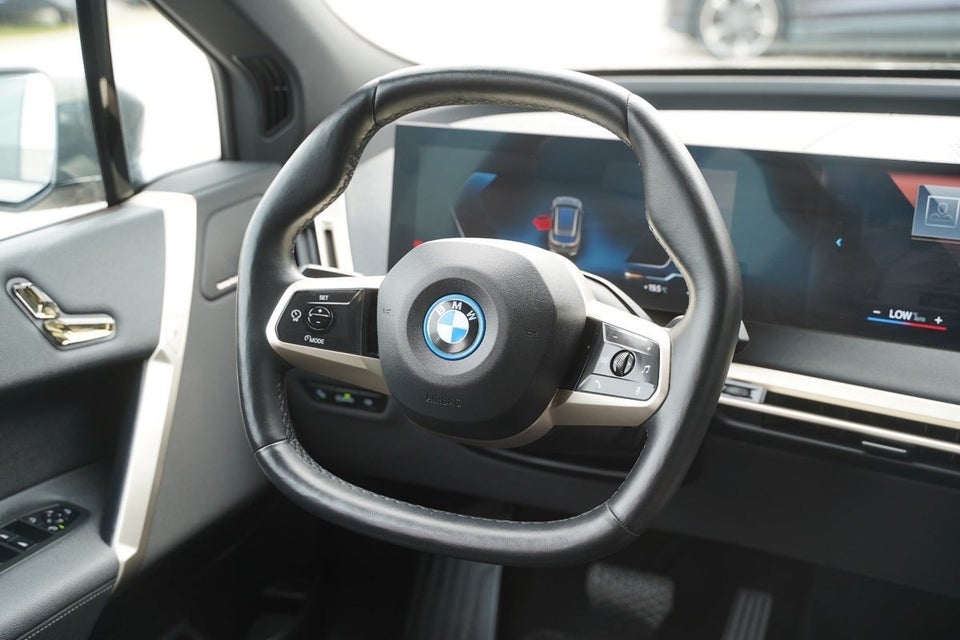 BMW iX xDrive40 Fully Charged Sport 5d