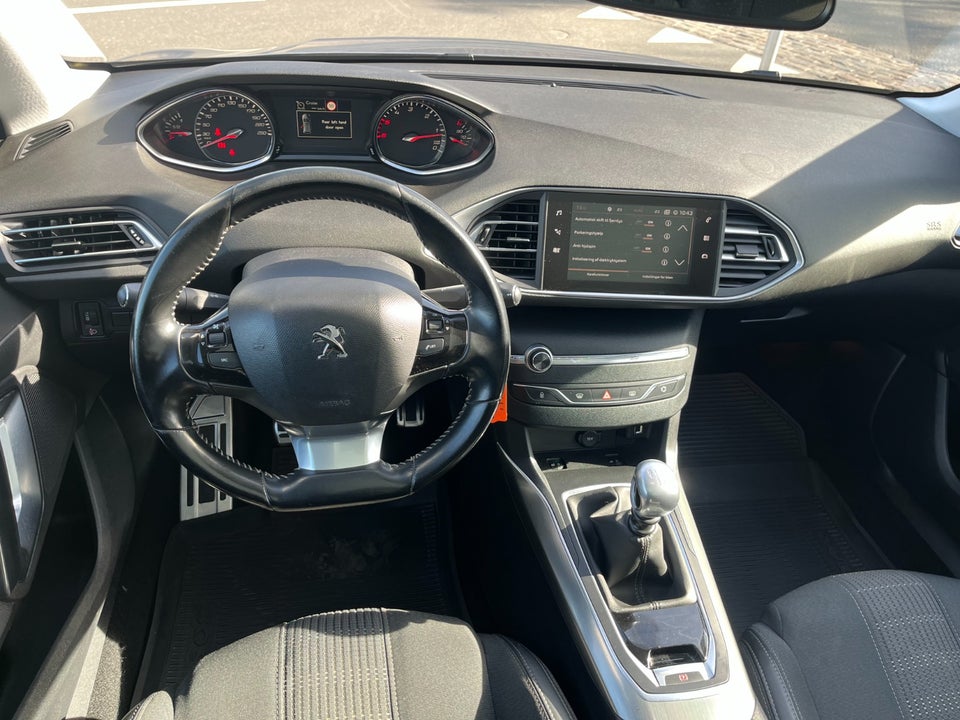Peugeot 308 1,6 BlueHDi 120 Allure Sky 5d