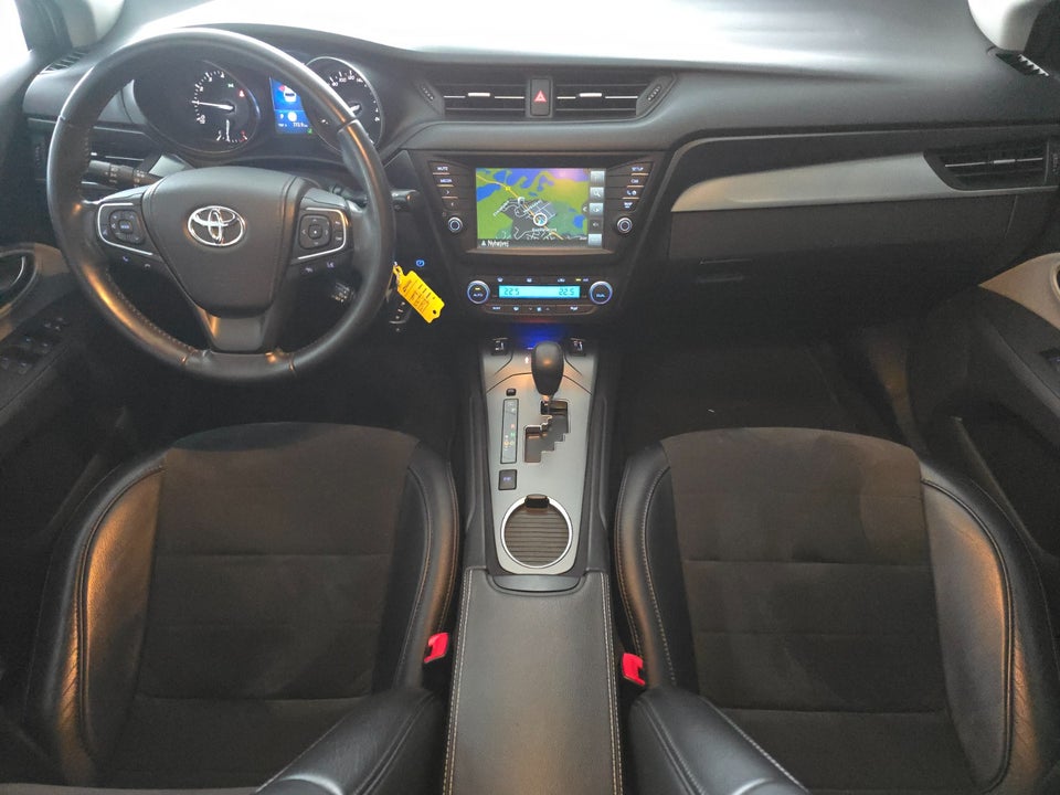 Toyota Avensis 1,8 VVT-i T2 Premium Touring Sports MDS 5d