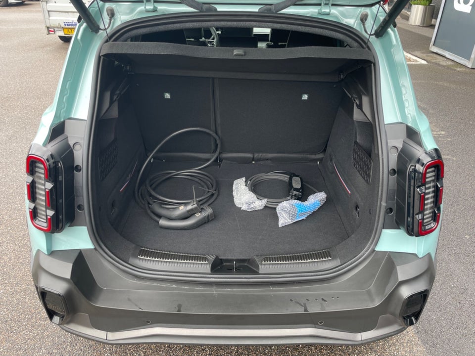 Renault 4 E-Tech 52 Iconic 5d