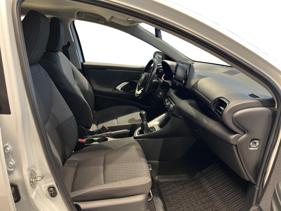 Toyota Yaris 1,5 Active 5d