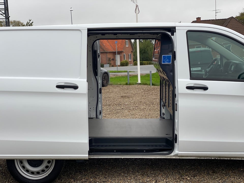 Mercedes Vito 119 2,0 CDi Kassevogn aut. L RWD