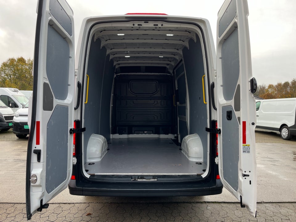 VW Crafter 35 2,0 TDi 177 Kassevogn L3H3