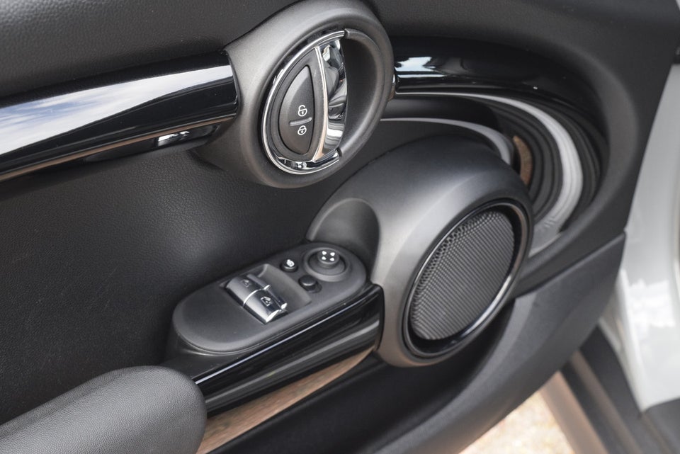 MINI Cooper SE Classic Trim 3d