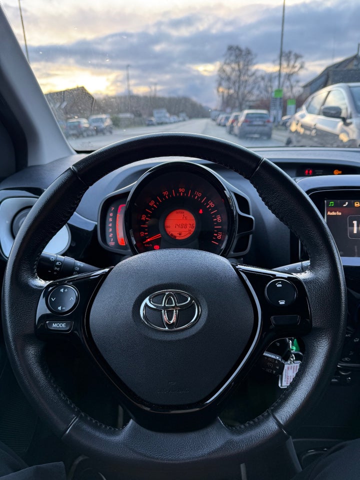 Toyota Aygo 1,0 VVT-i x-cellence 5d